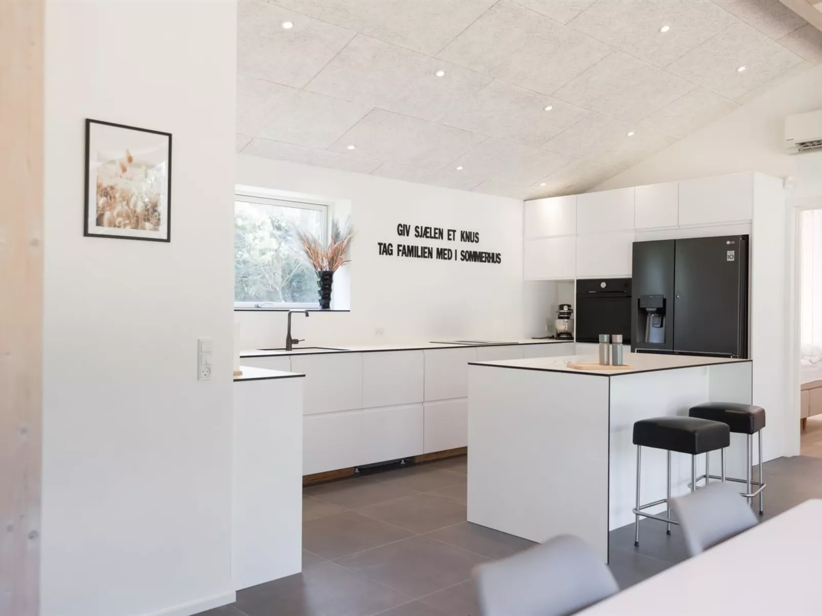 "Nico" - 600m from the sea-Binnen