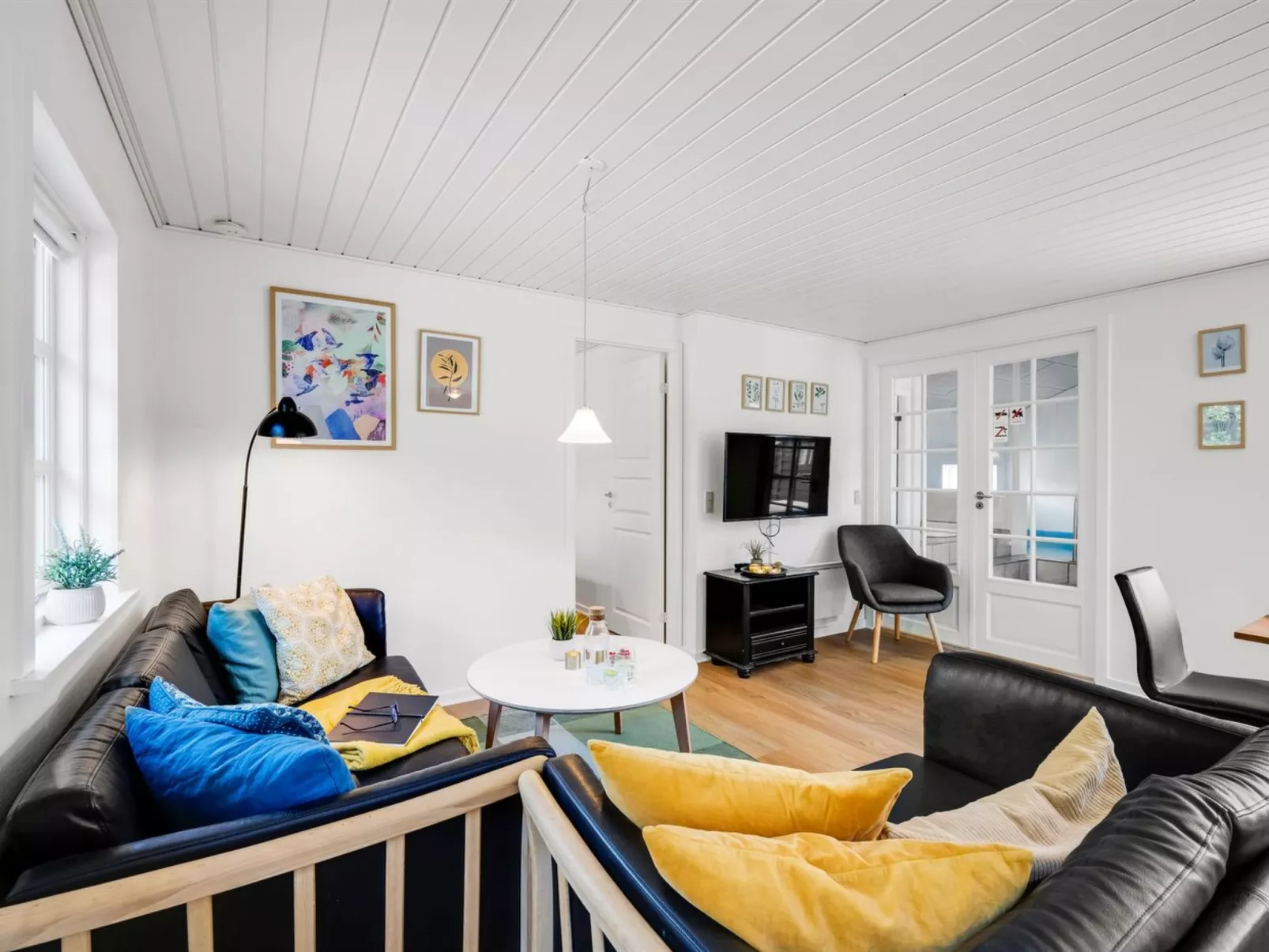 "Holga" - 400m from the sea-Binnen