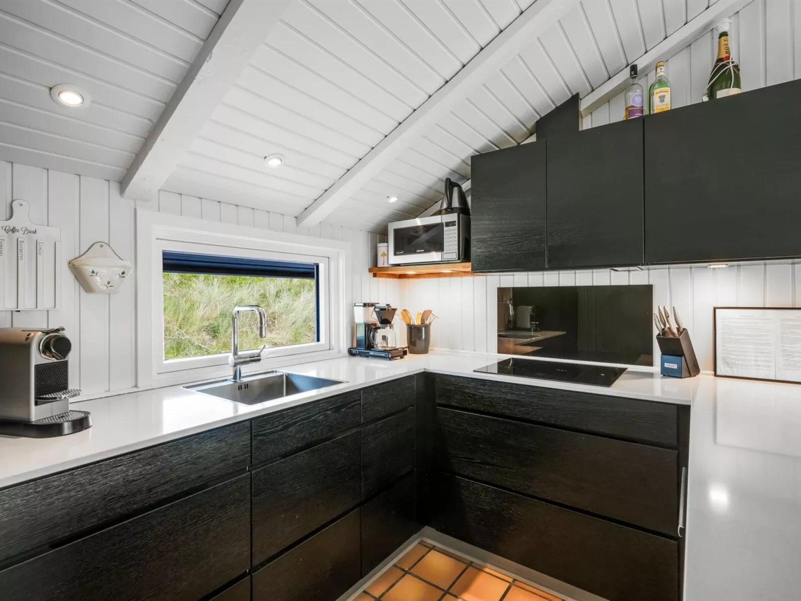 "Emin" - 700m from the sea-Binnen