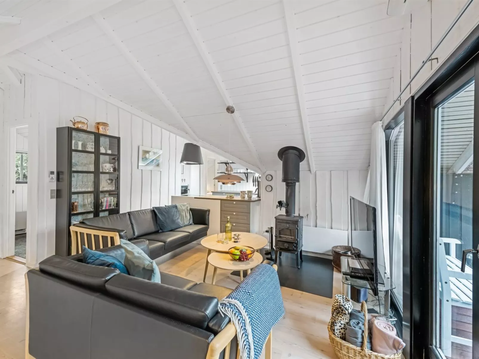 "Giselle" - 10km from the sea-Binnen