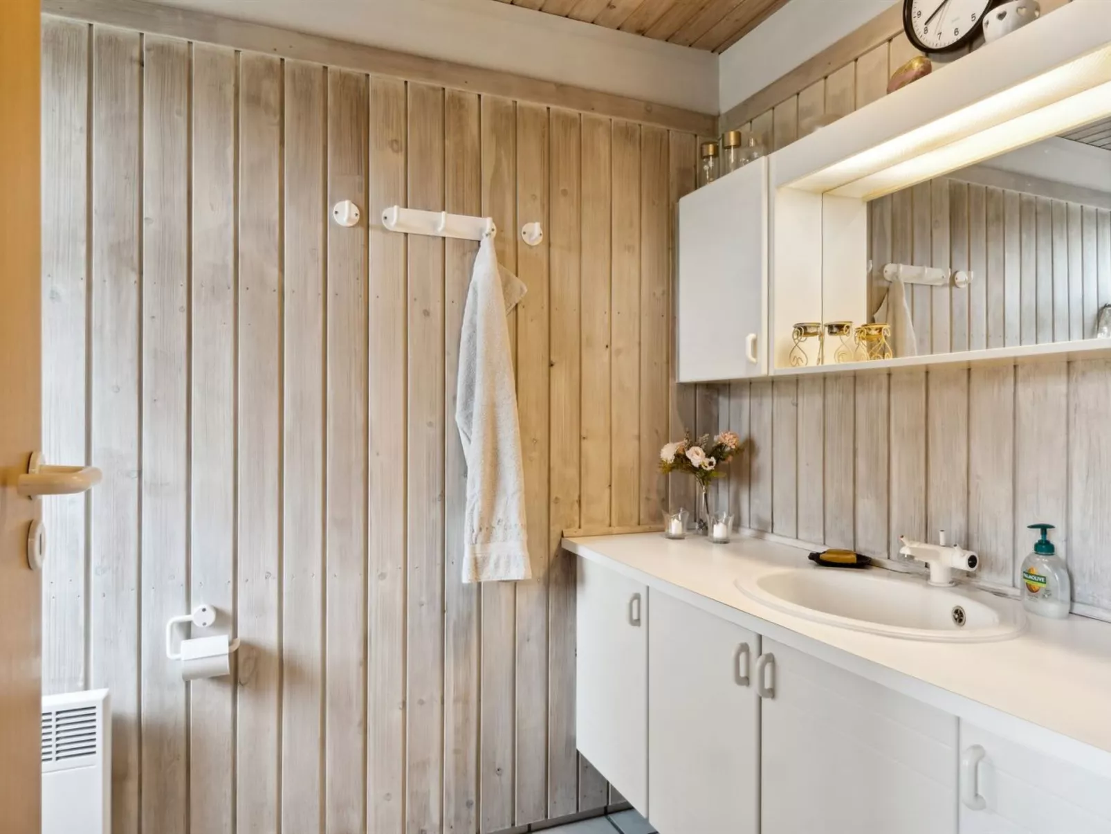 "Konsta" - 50m from the sea-Binnen