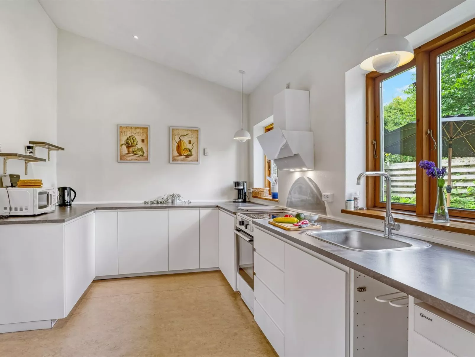 "Henkil" - 175m from the sea-Binnen