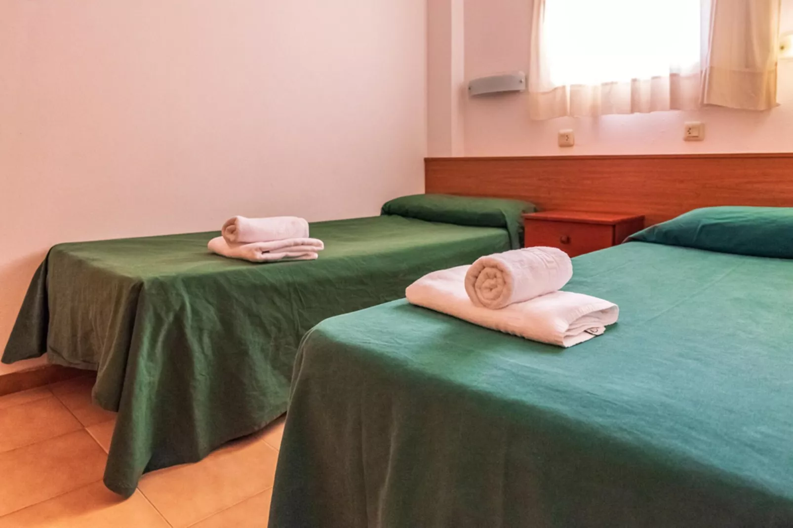 APARTAMENTOS COMTE D'EMPURIES C46-Slaapkamer