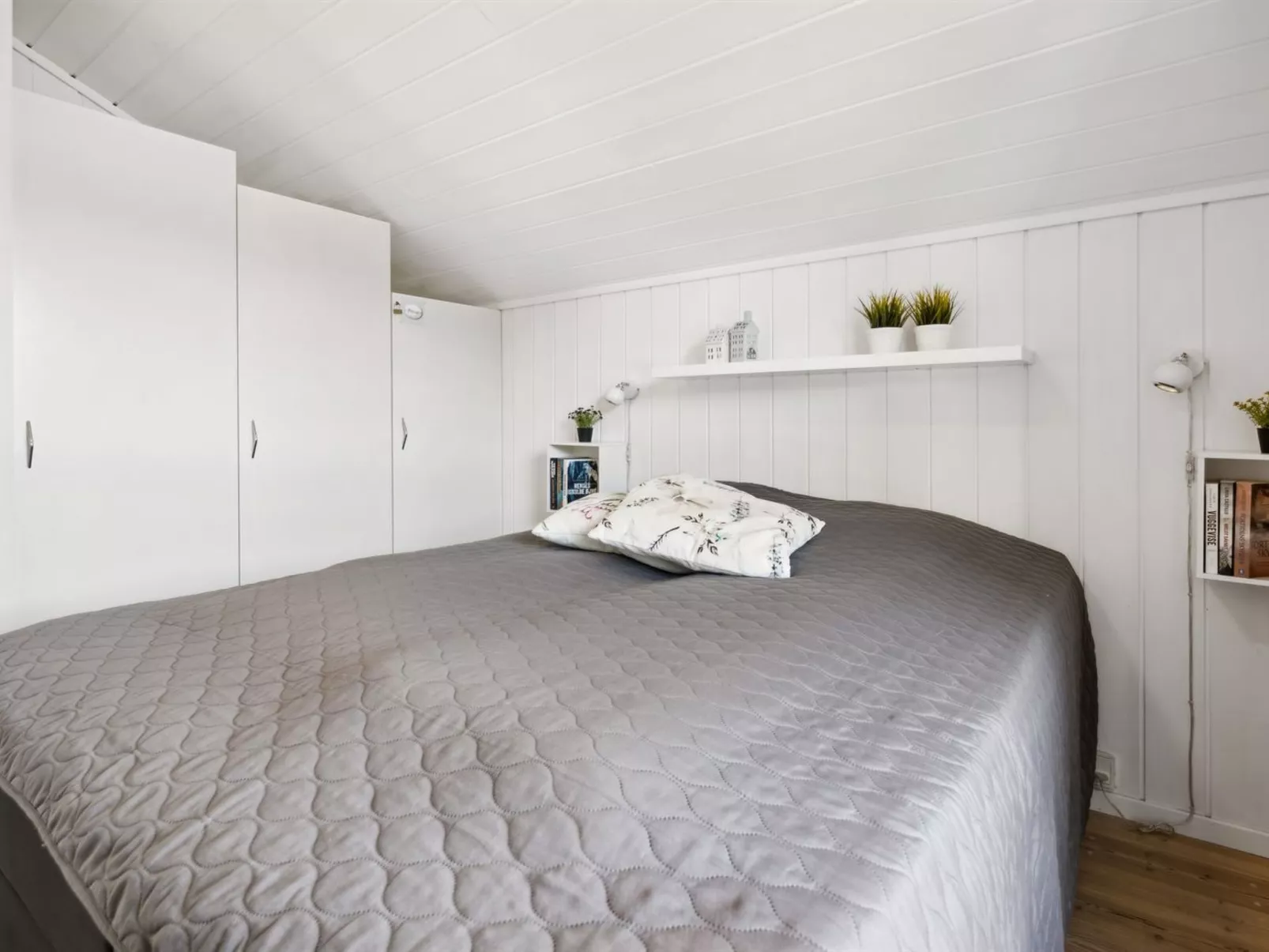 "Enida" - 350m to the fjord-Binnen