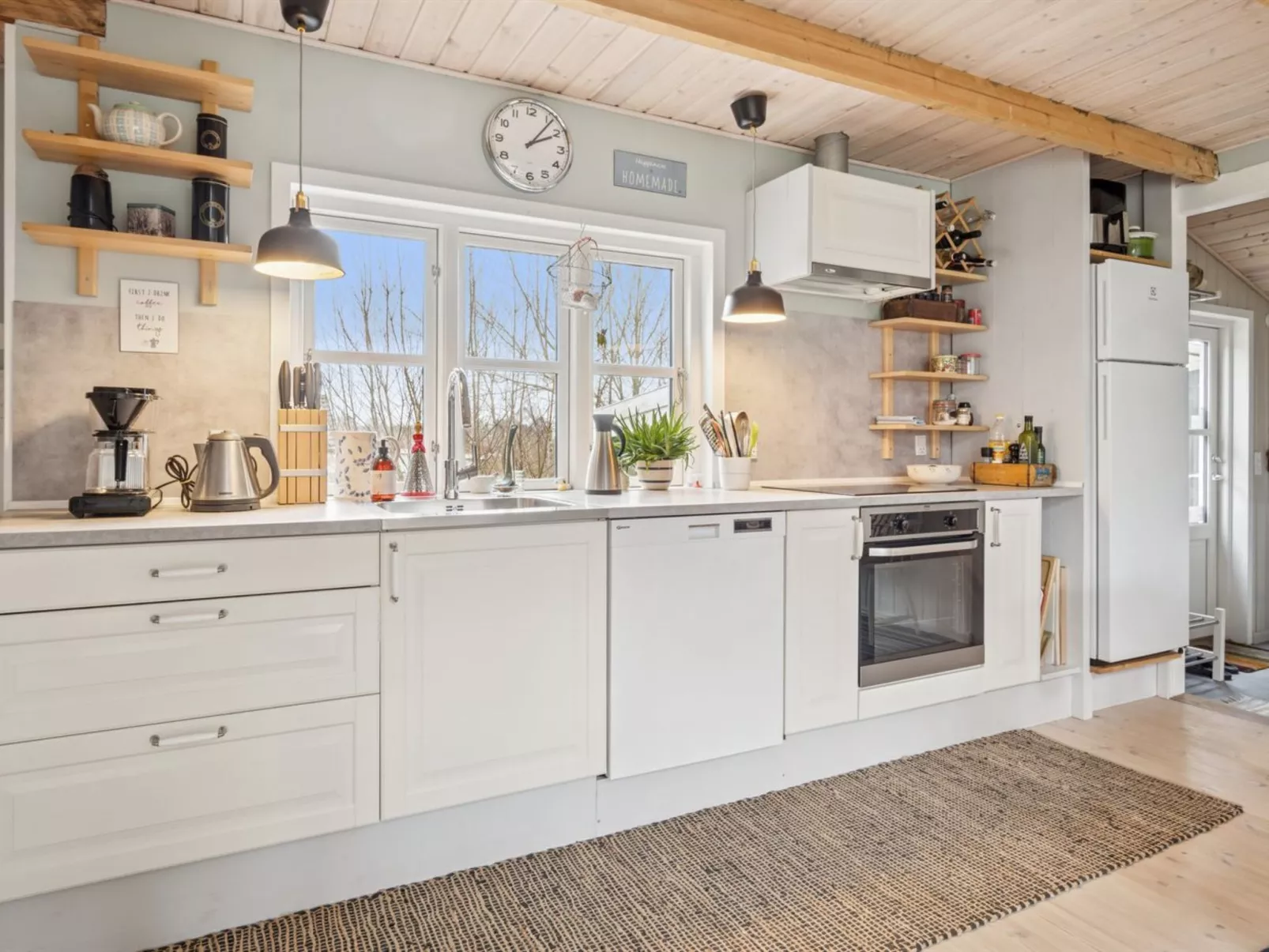 "Aksinja" - 700m from the sea-Binnen