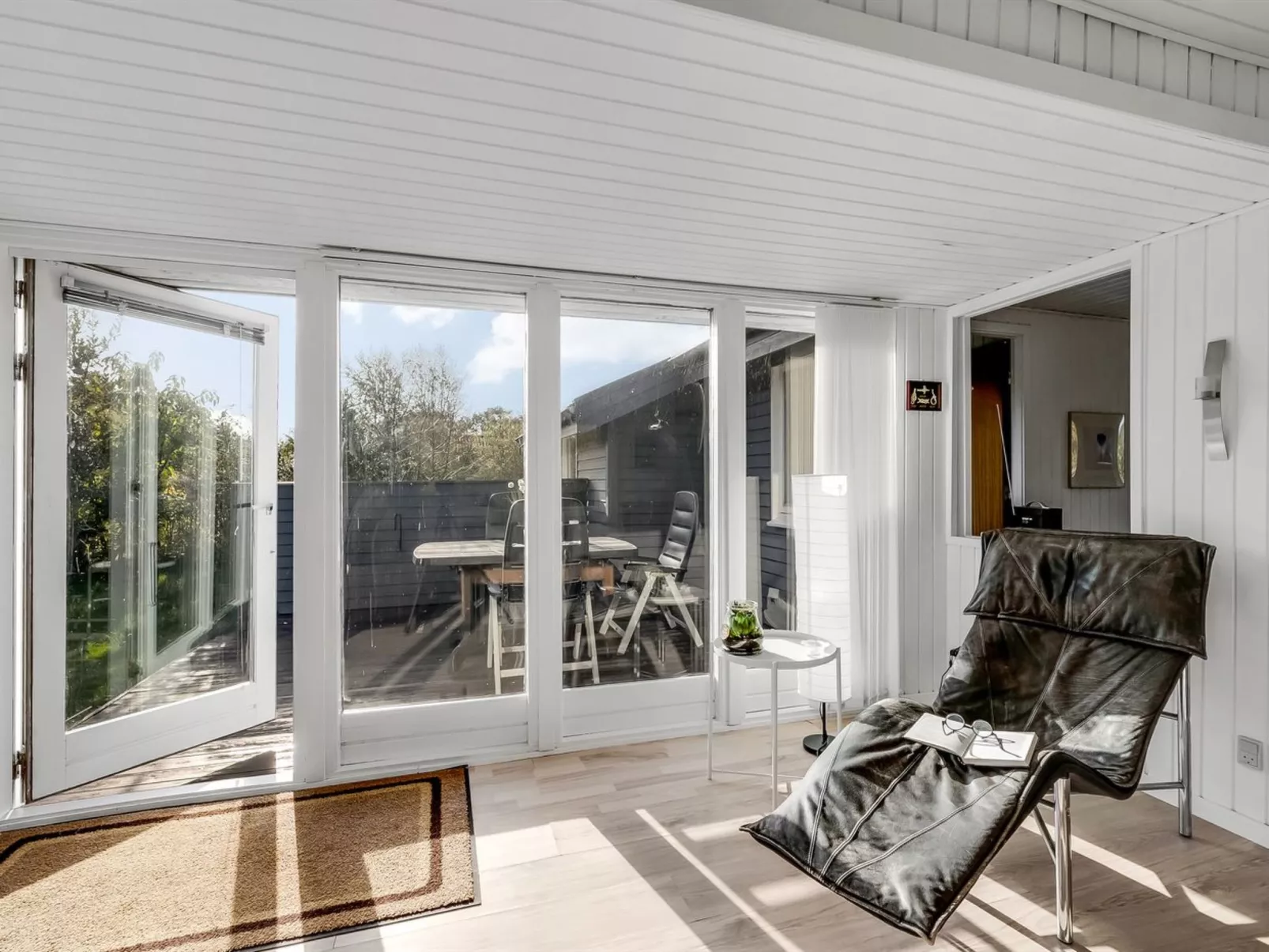 "Pirjo" - 350m to the fjord-Binnen