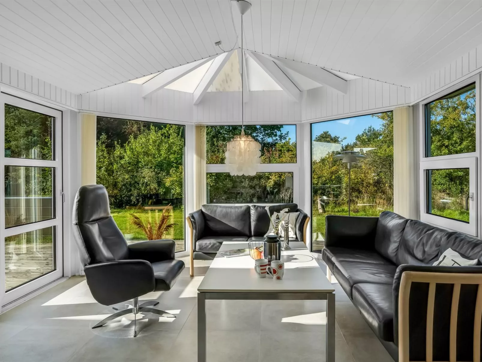 "Martina" - 500m from the sea-Binnen