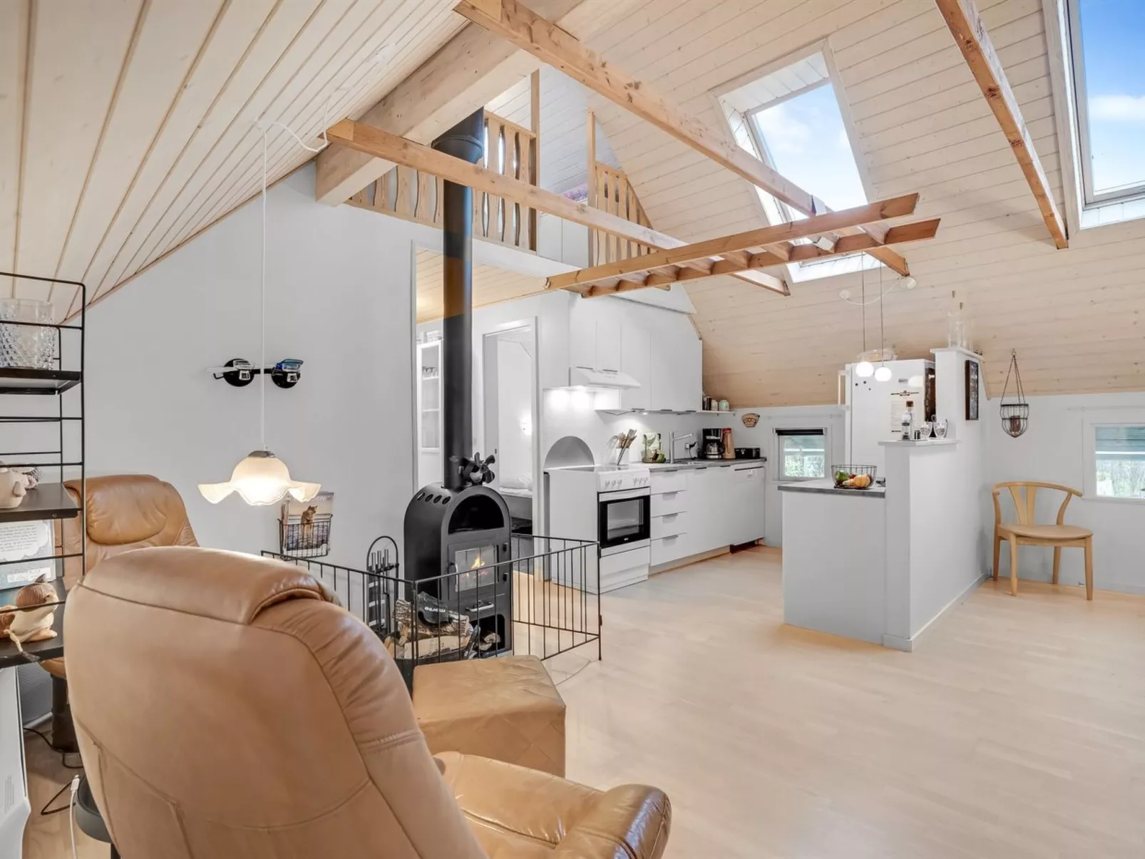 "Adisl" - 600m to the fjord-Binnen