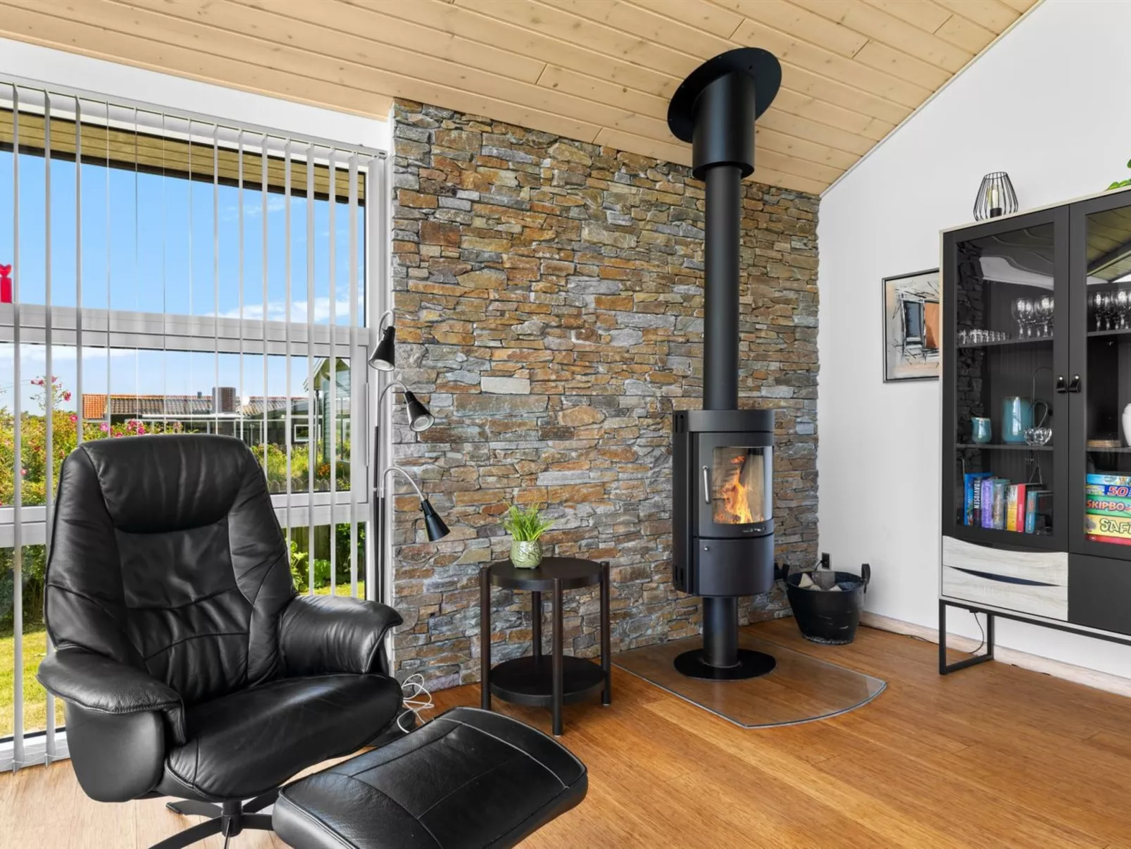 "Drusilla" - 140m from the sea-Binnen