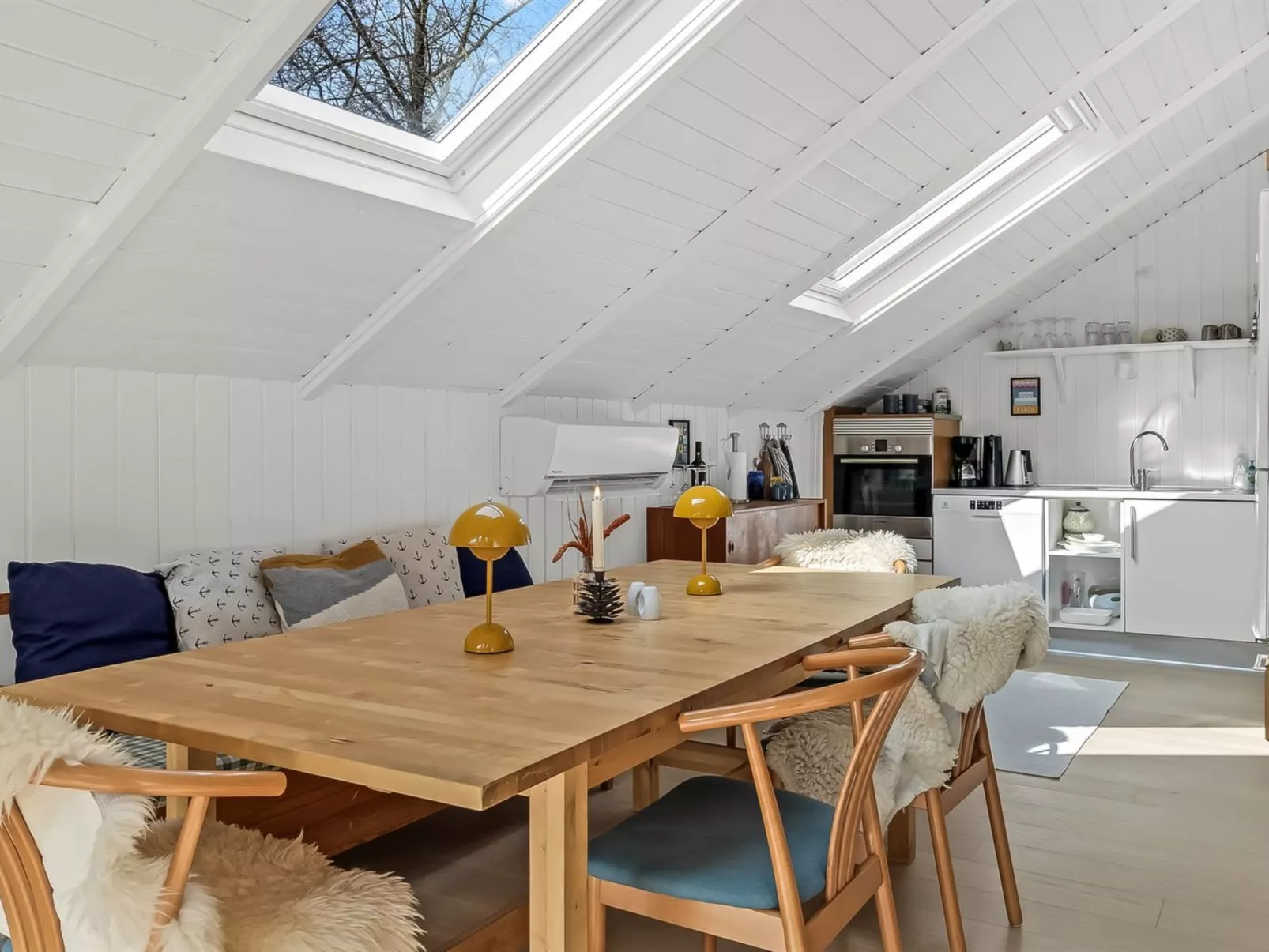 "Mila" - 30km from the sea-Binnen