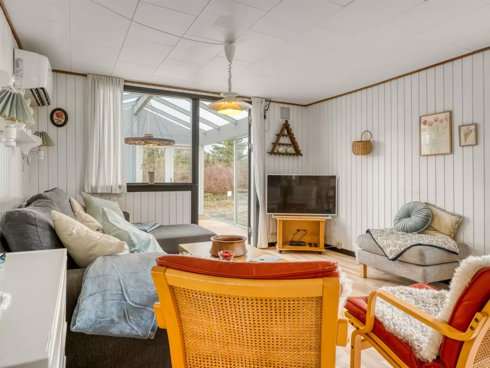 "Hælf" - 600m from the sea-Binnen