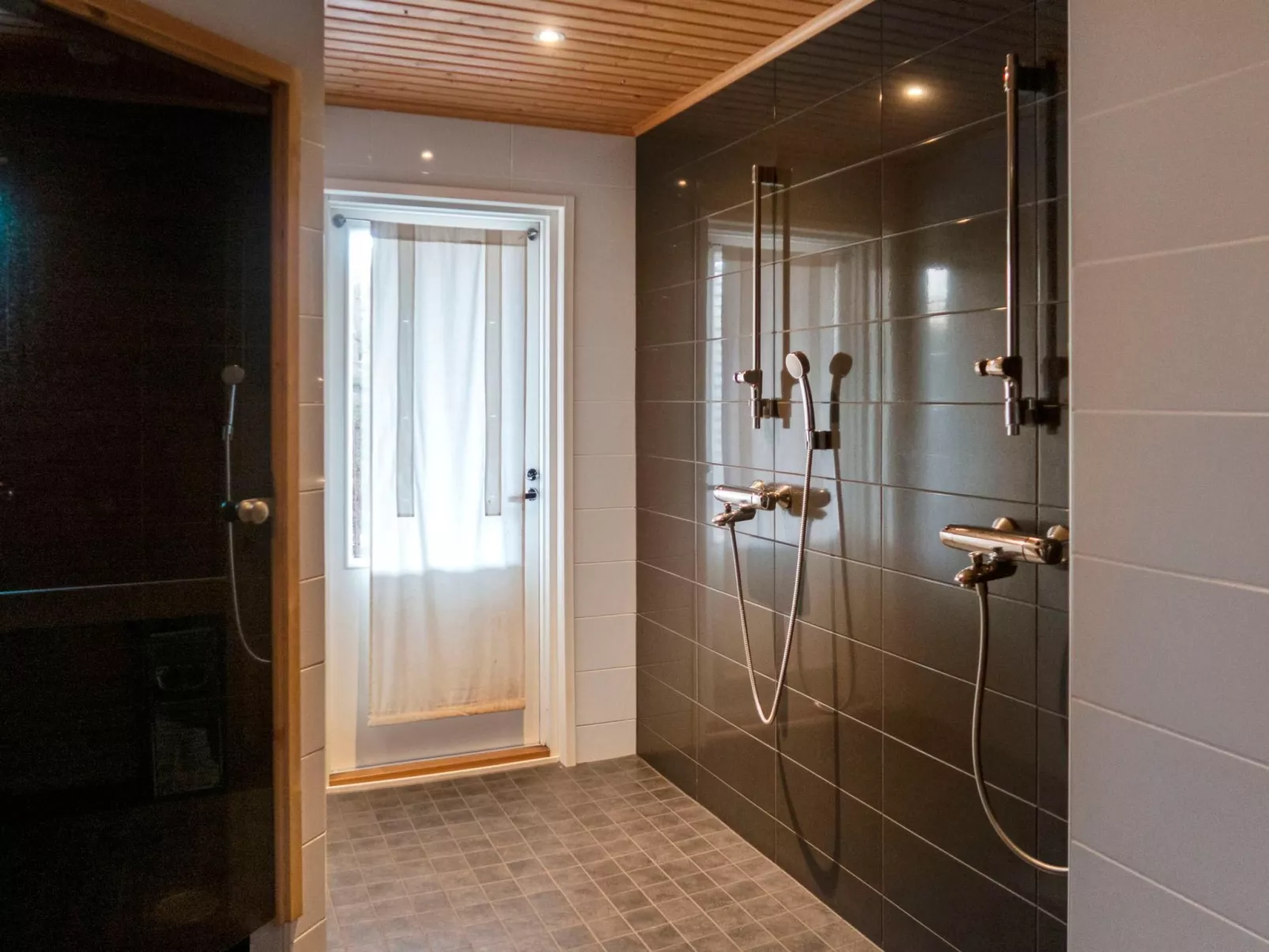 4 seasons b 1-Binnen