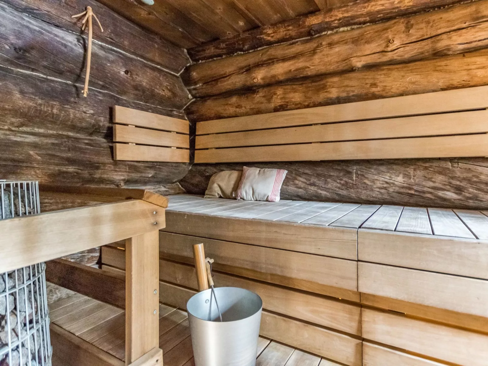 Seitsemän savua 4-Binnen