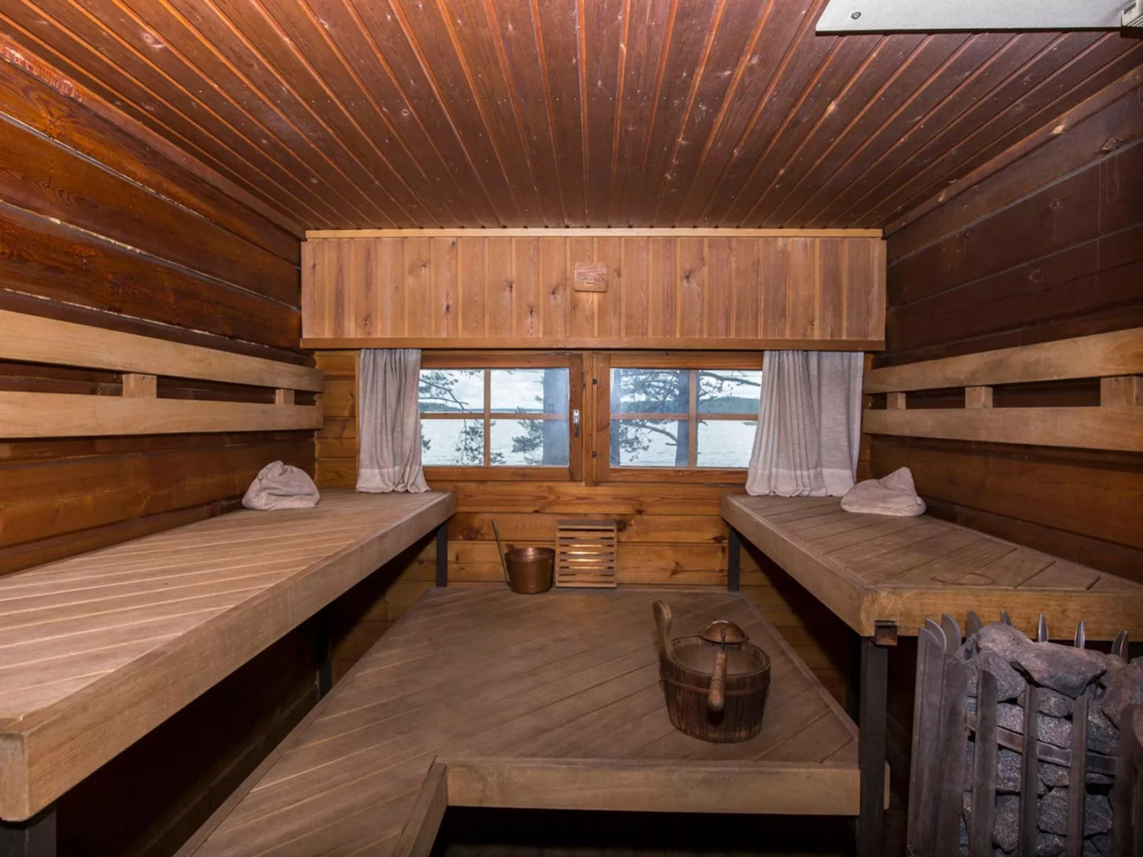 Villa kukkapää-Binnen