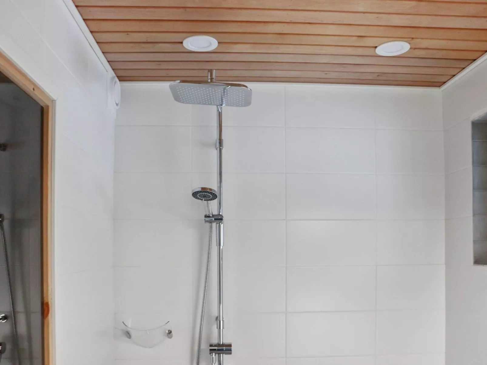 Hallantytär b4 paritalo-Binnen