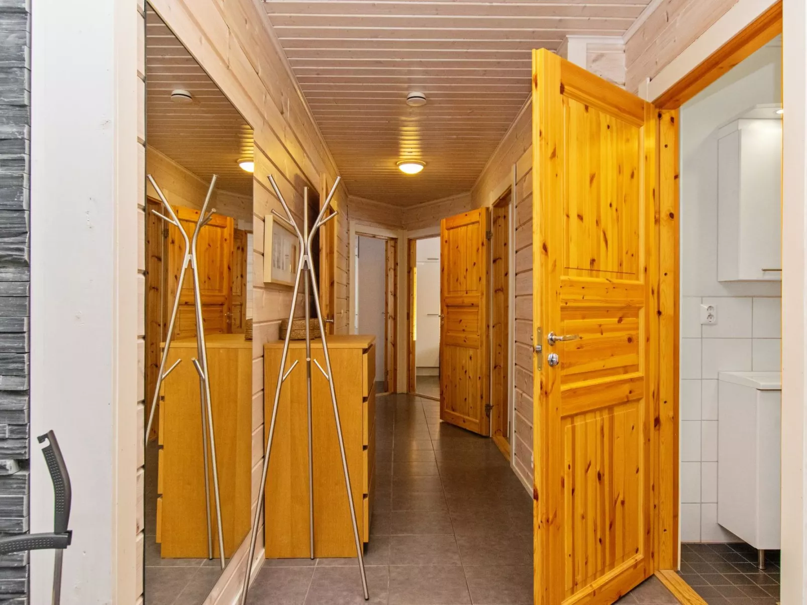 Hot pool cottage laurinranta-Binnen