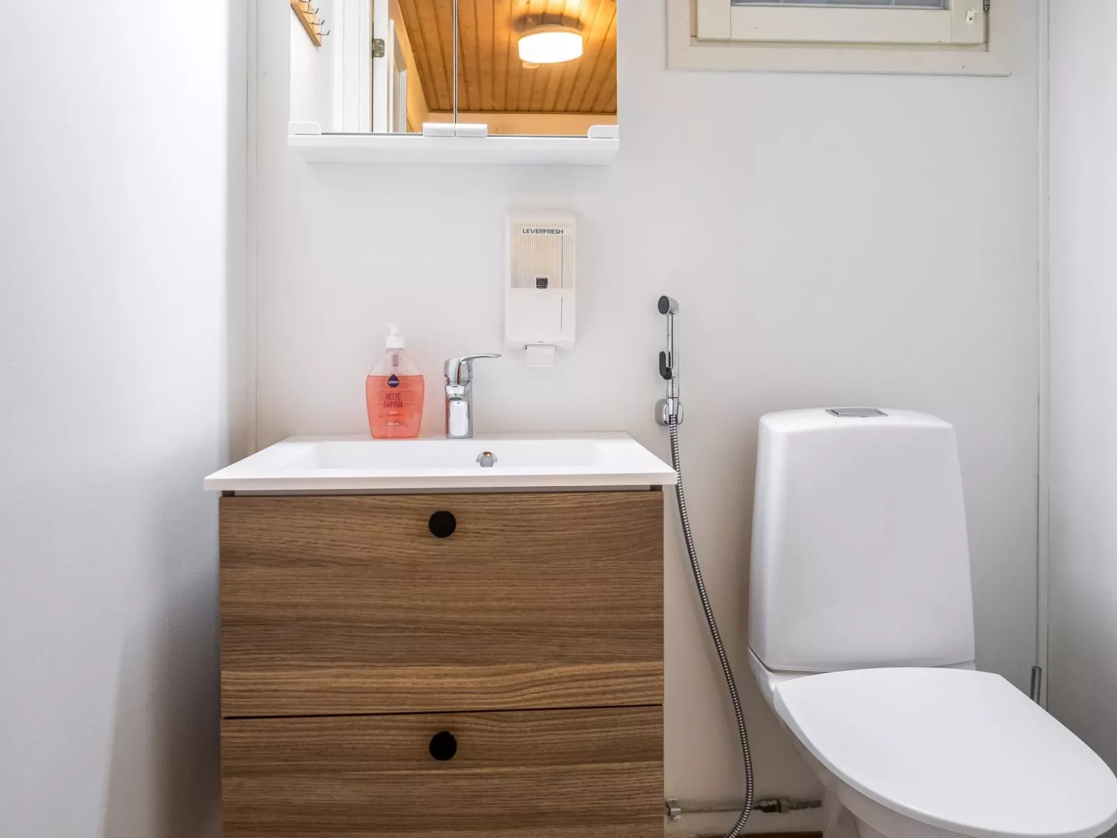 Lomakatti 10b-Binnen