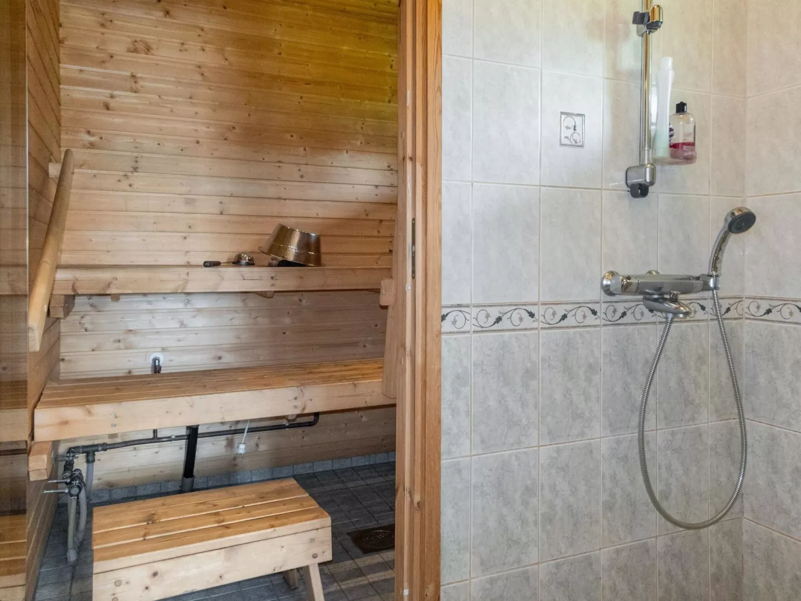 Mansikkaranta 3, osittain esteetön-Binnen