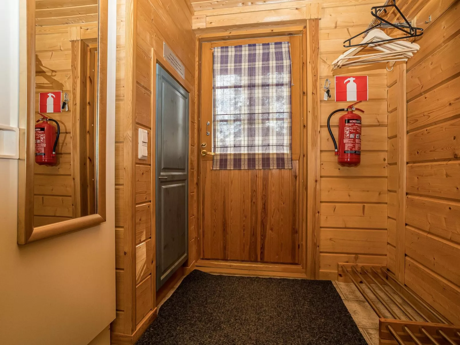 Kinostupa 2a (18)-Binnen