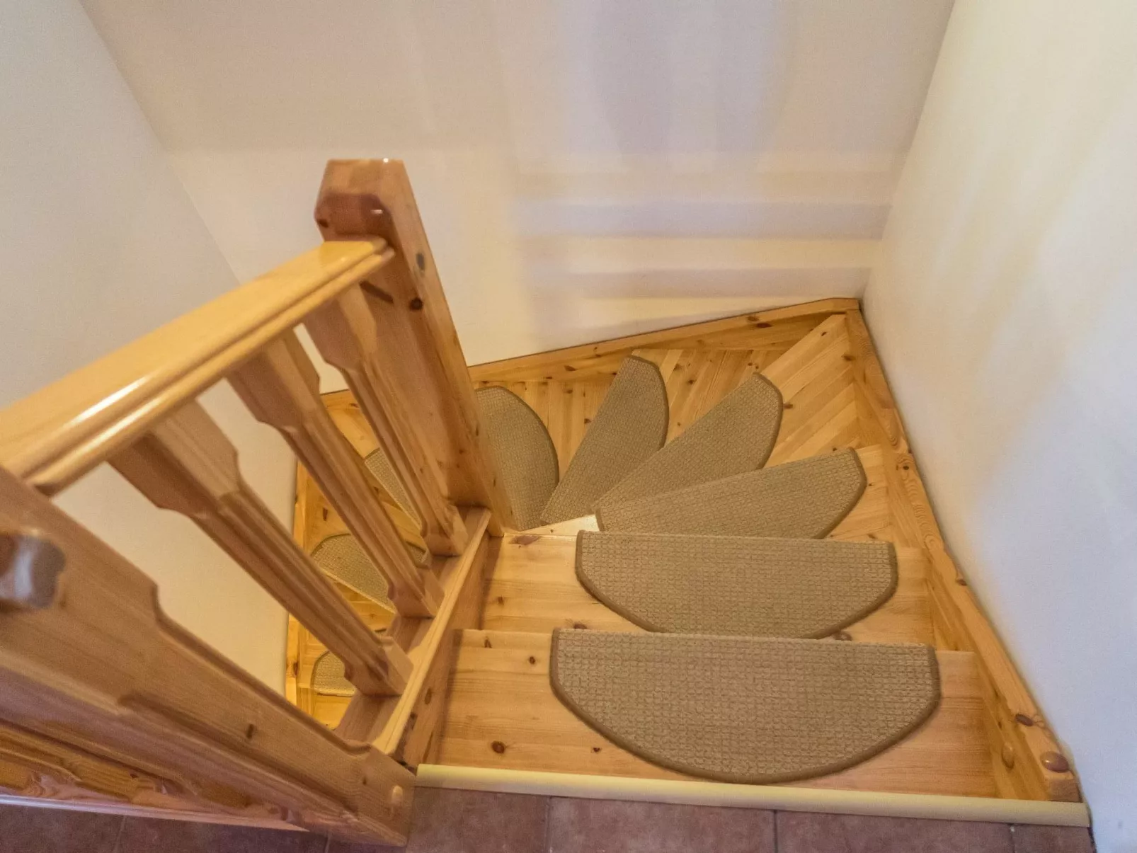 Vaarapirtti / tähti-Binnen