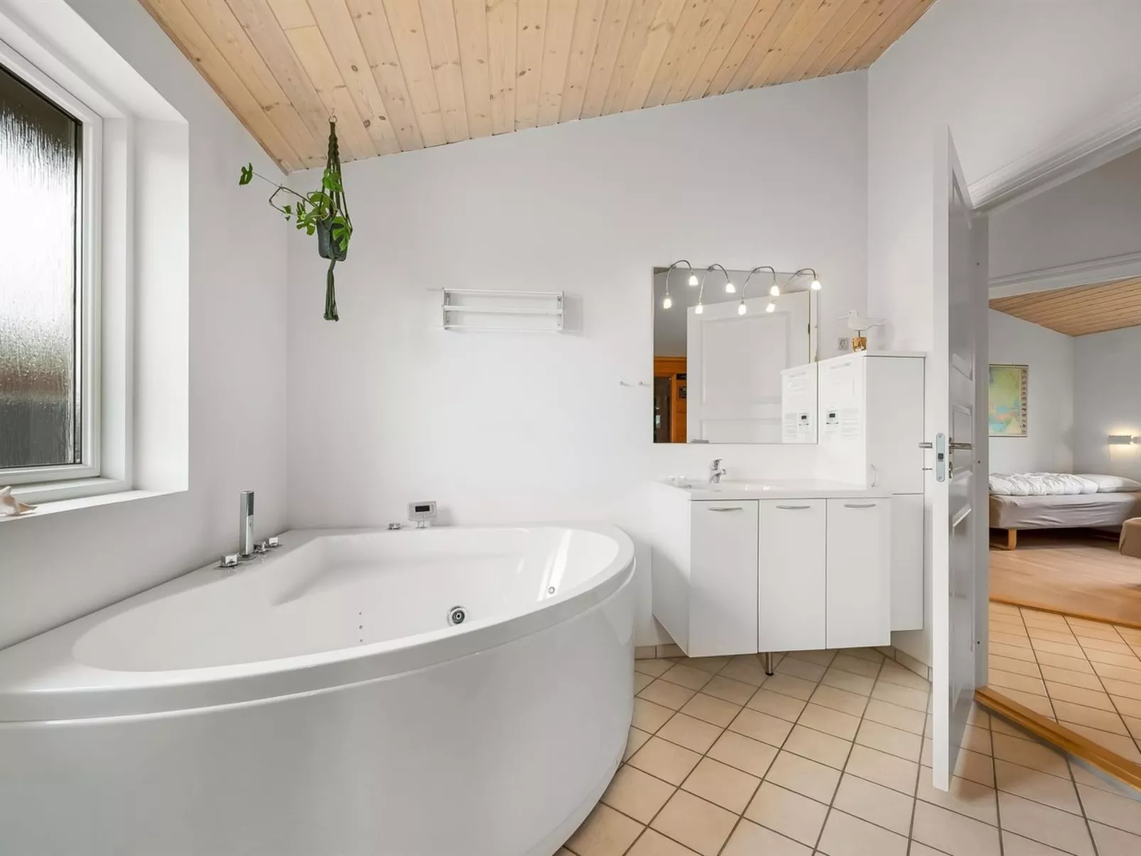 "Gertrud" - 950m to the fjord-Binnen