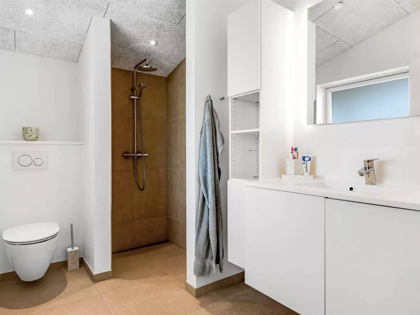 "Helmtrud" - 700m from the sea-Binnen