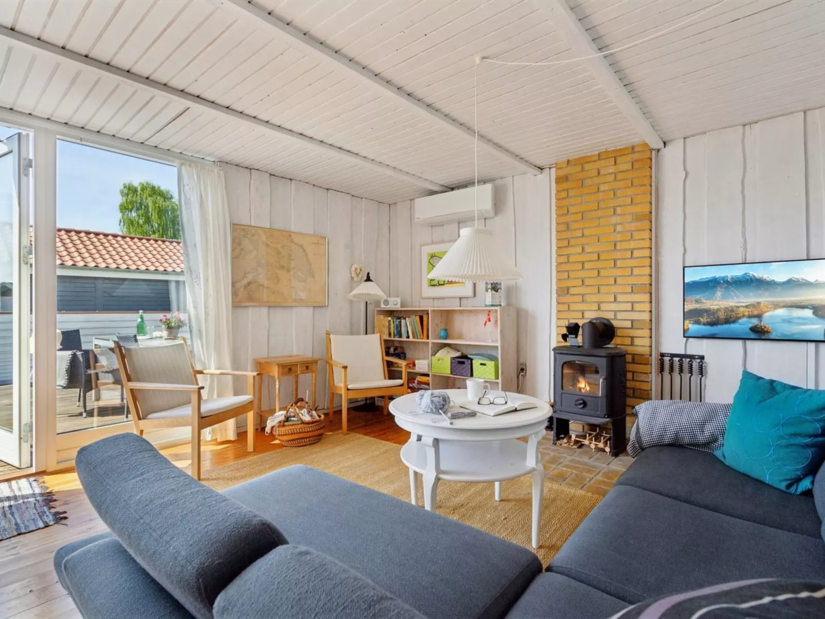 "Hira" - 200m from the sea-Binnen