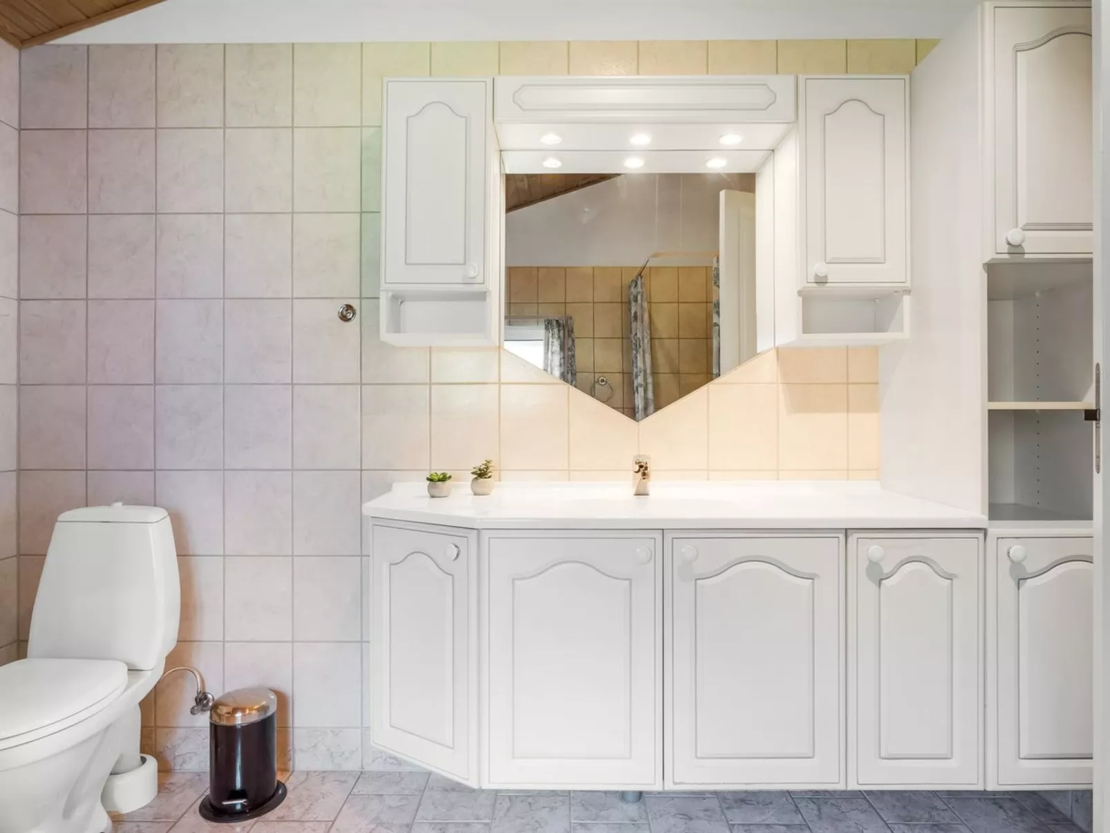 "Balthasar" - 400m from the sea-Binnen