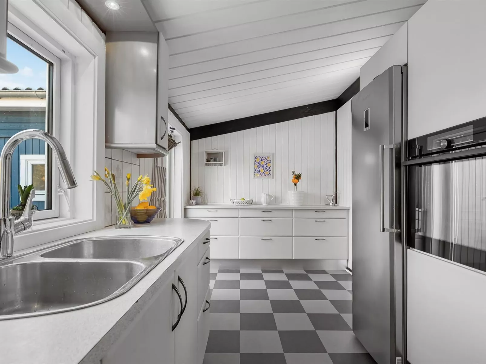 "Etly" - 900m from the sea-Binnen