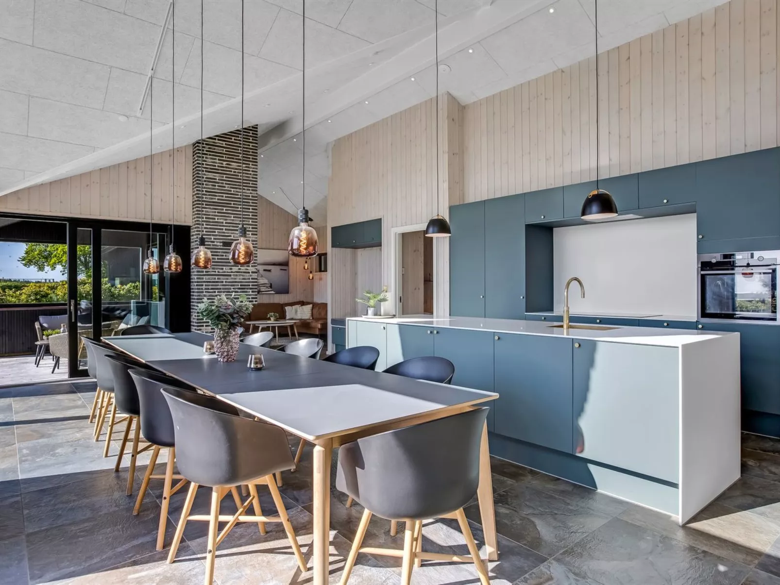 "Goesta" - 250m from the sea-Binnen