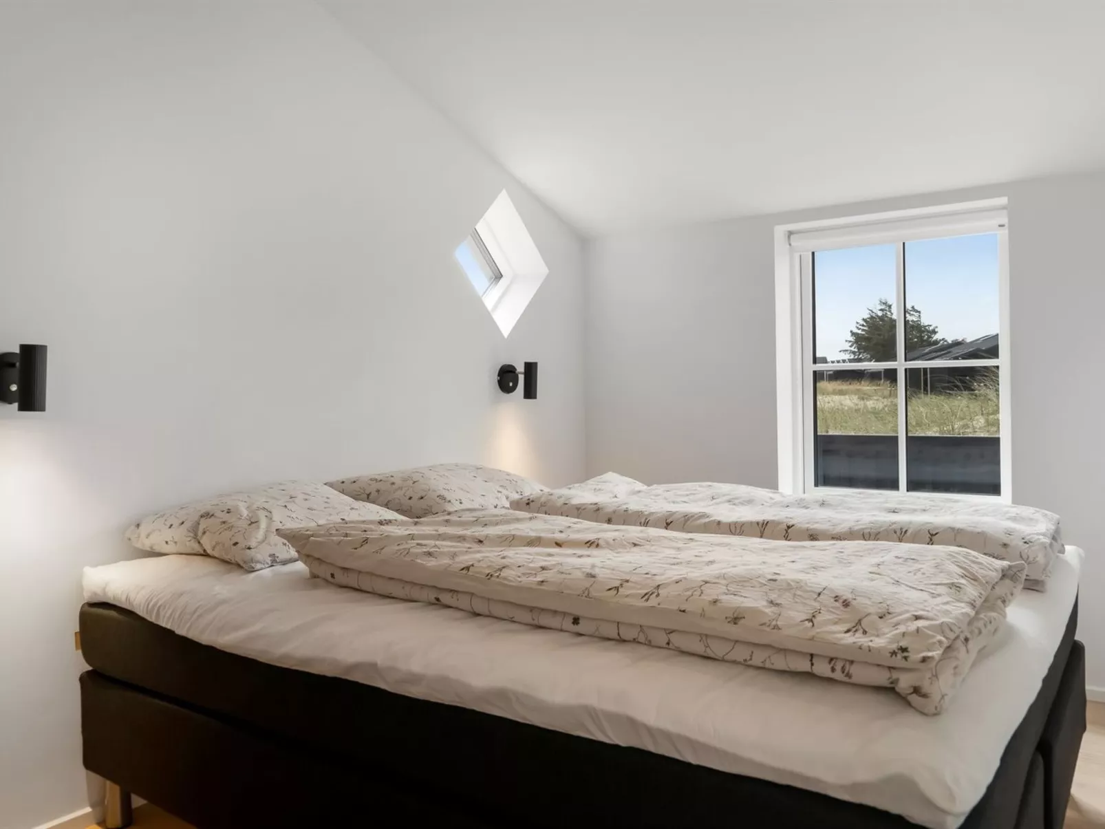 "Tessa" - 500m from the sea-Binnen