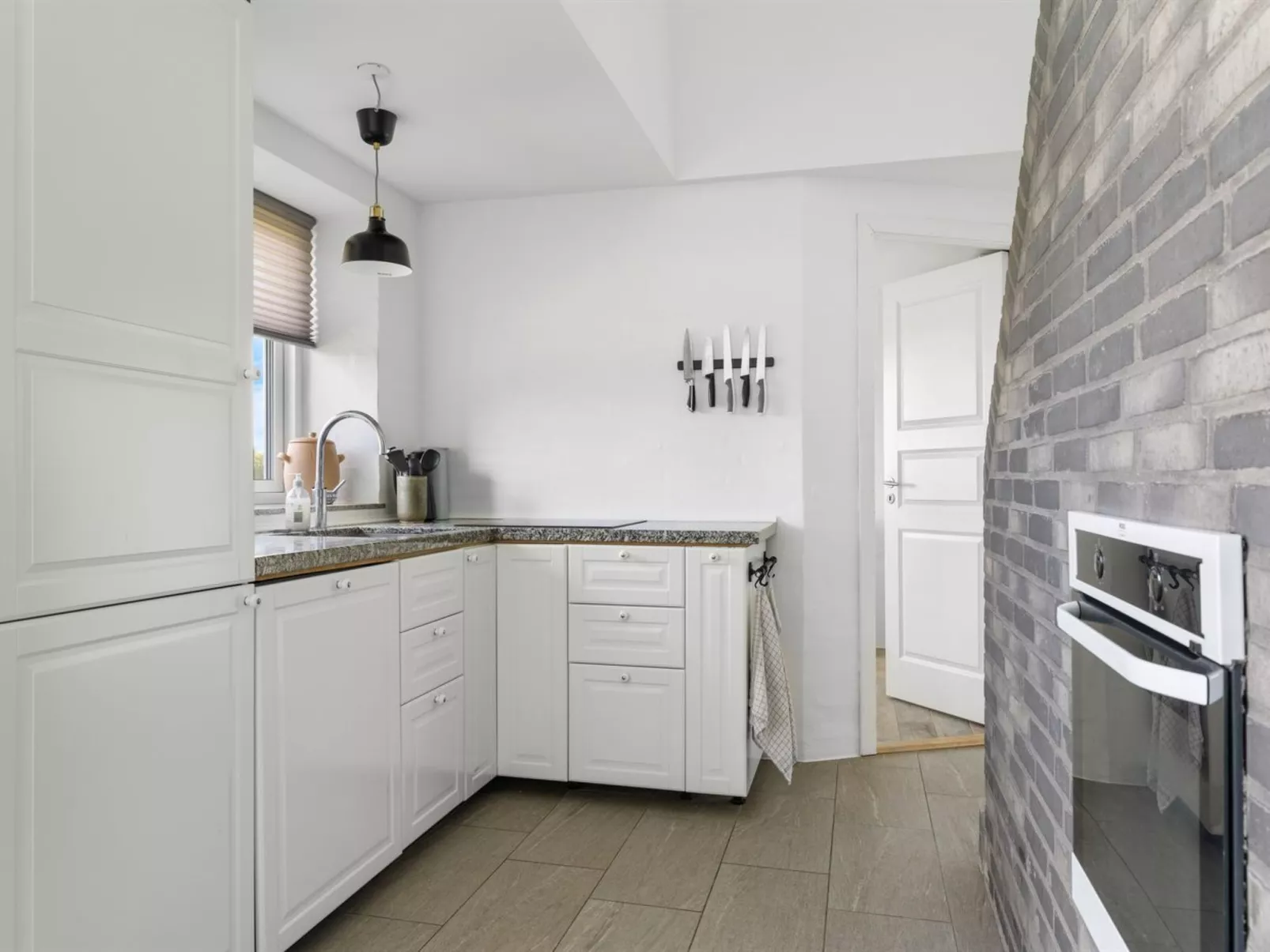 "Ung" - 460m from the sea-Binnen