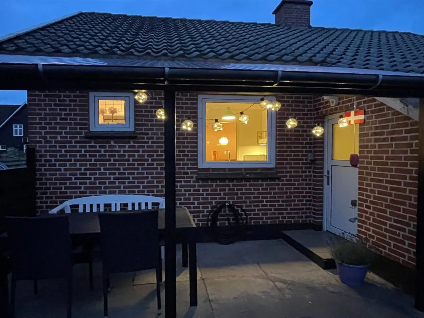 "Kirsi" -  from the sea-Buiten