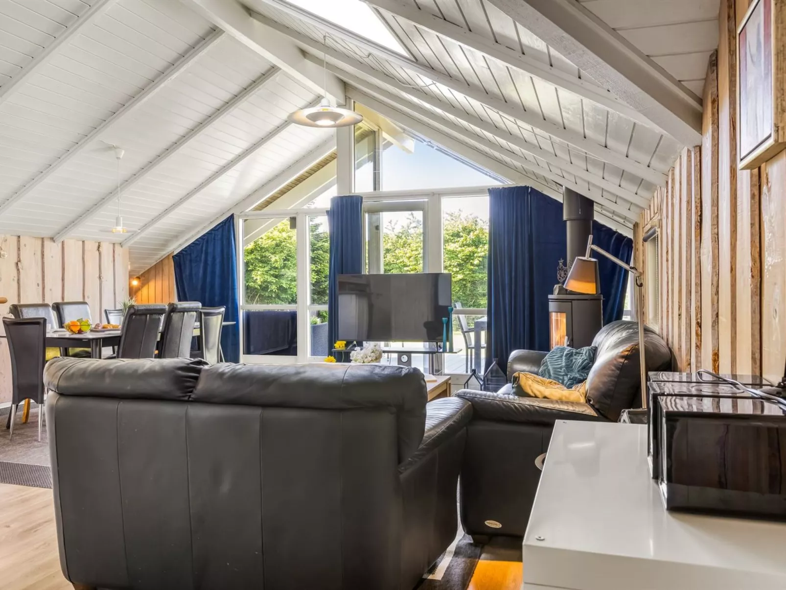 "Kai" - 400m from the sea-Binnen