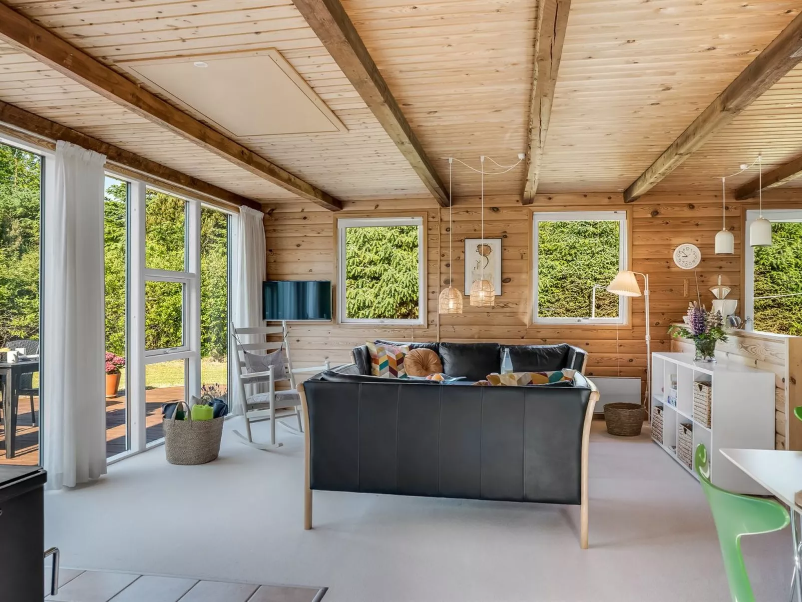 "Laris" - 700m to the fjord-Binnen