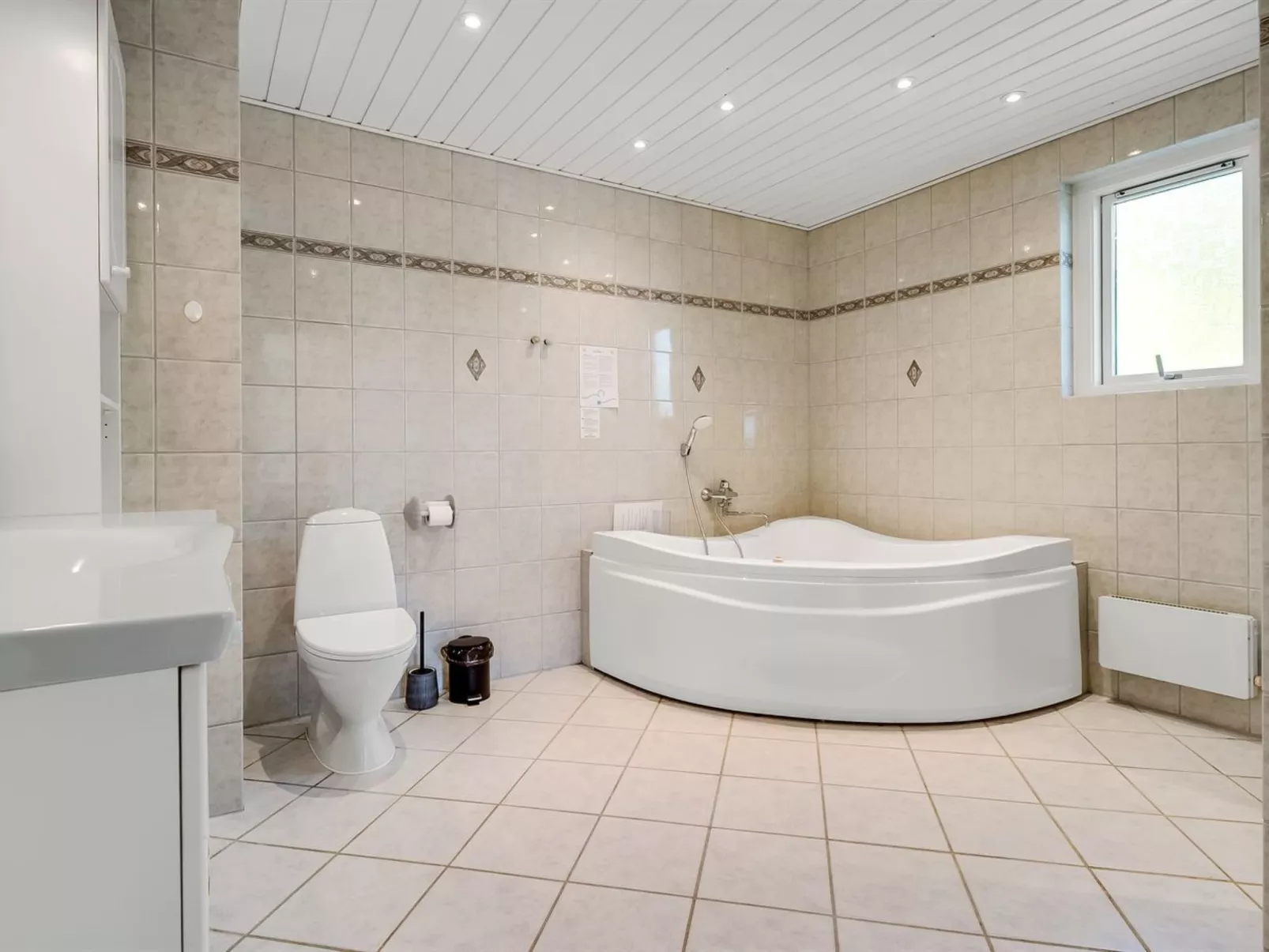 "Albert" - 300m from the sea-Binnen