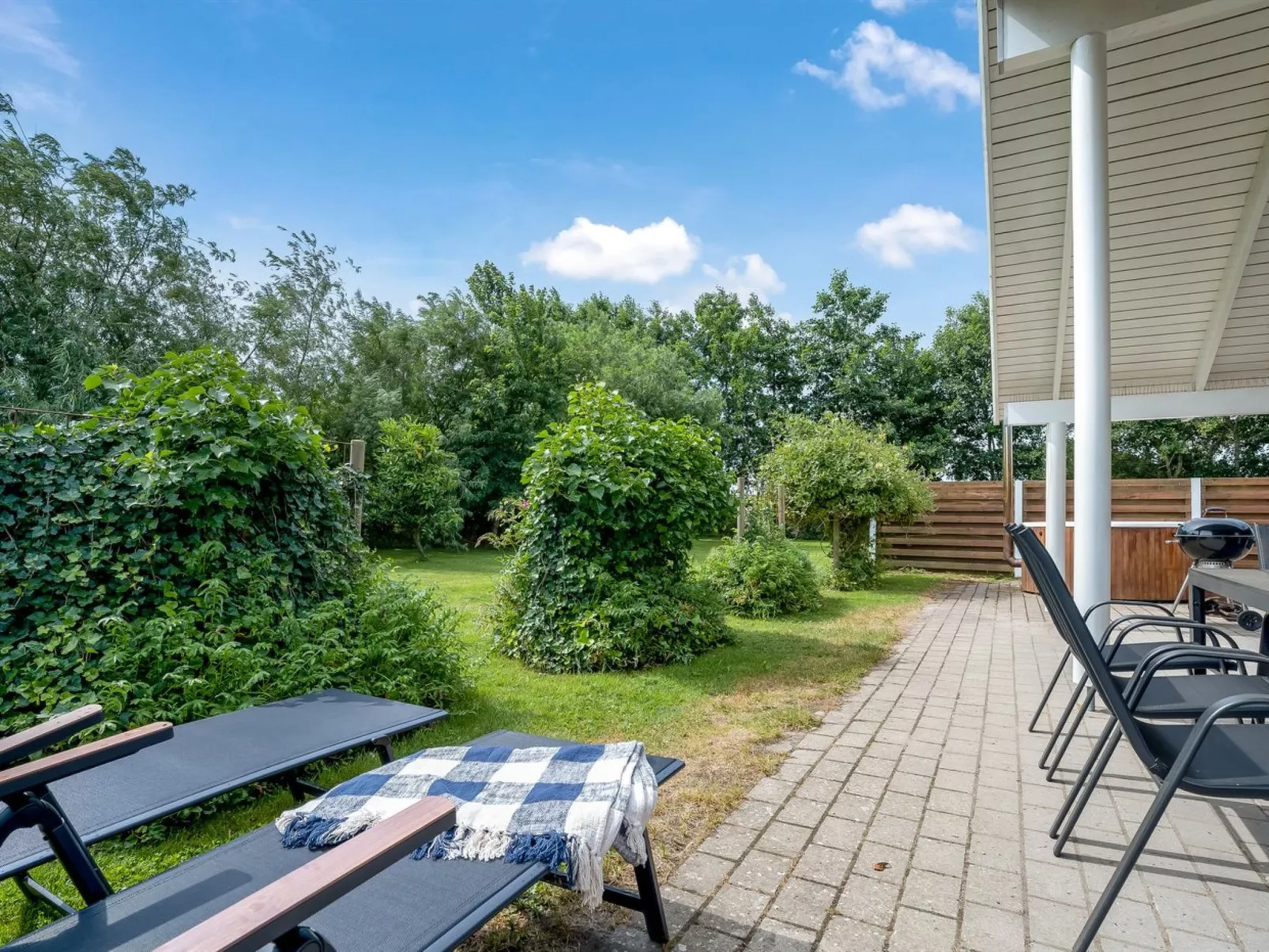 "Mika" - 800m from the sea-Buiten