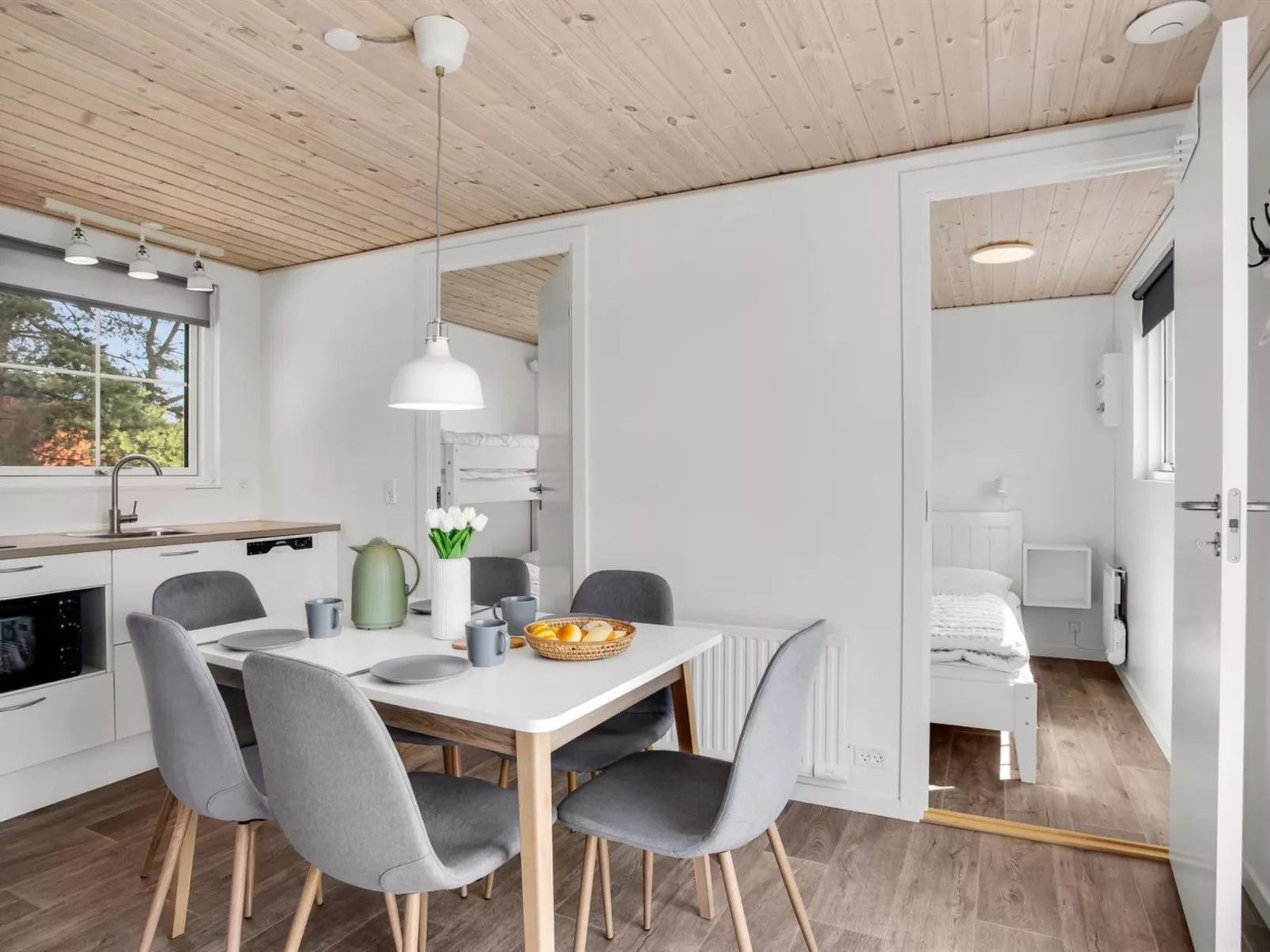 "Mattheus" - 900m from the sea-Binnen