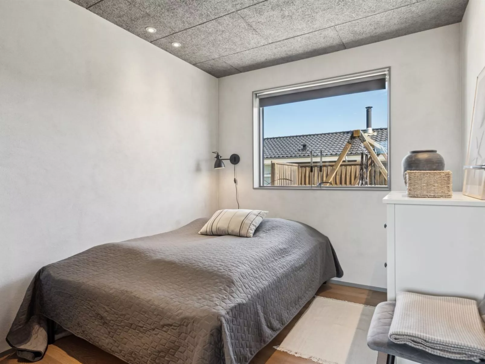 "Elvie" - 150m from the sea-Binnen