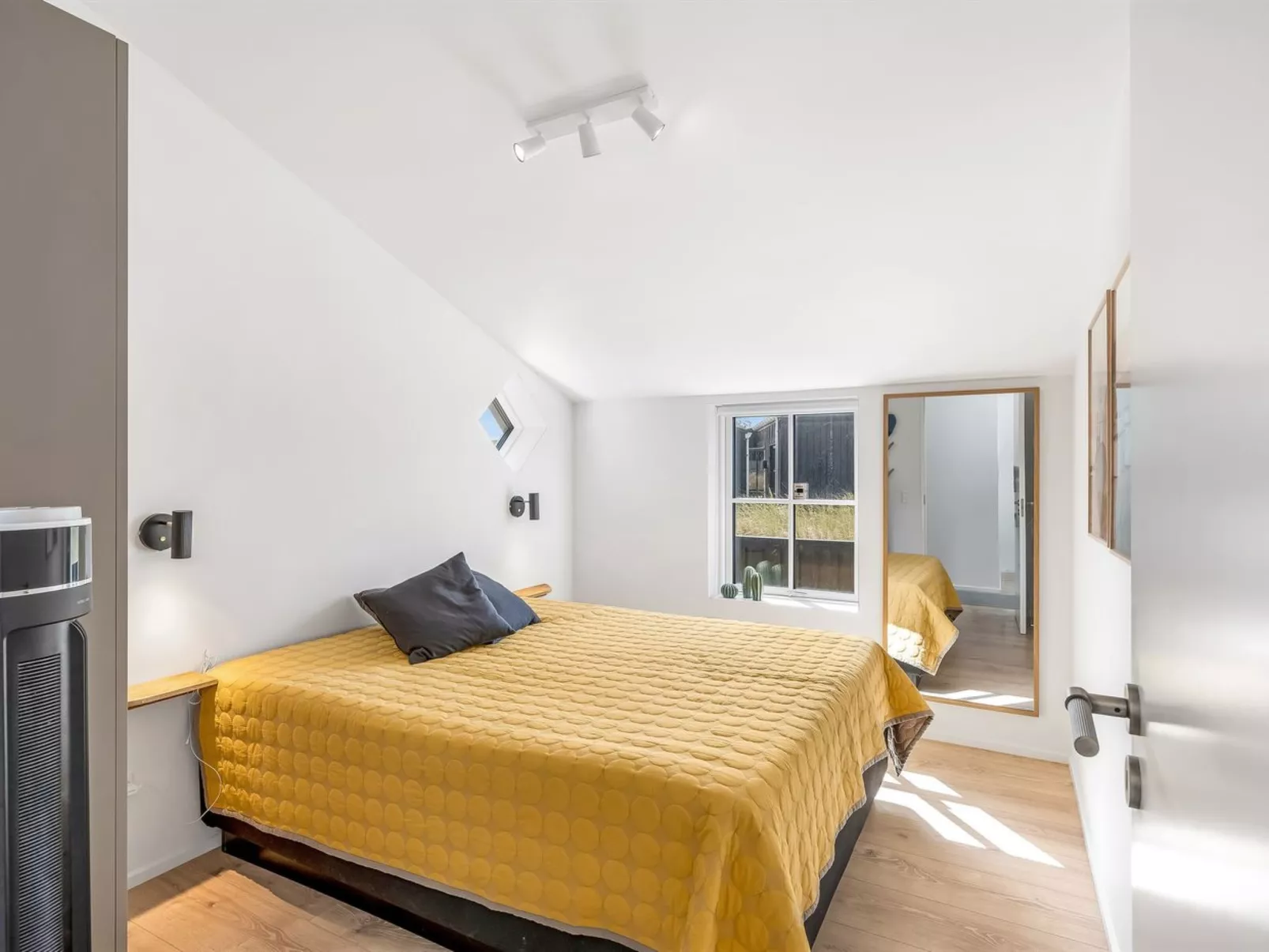 "Tjure" - 500m from the sea-Binnen