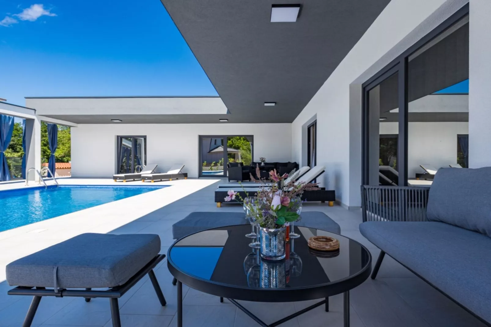 Villa Pool House Fancy - Villa With Private Pool-Zwembad