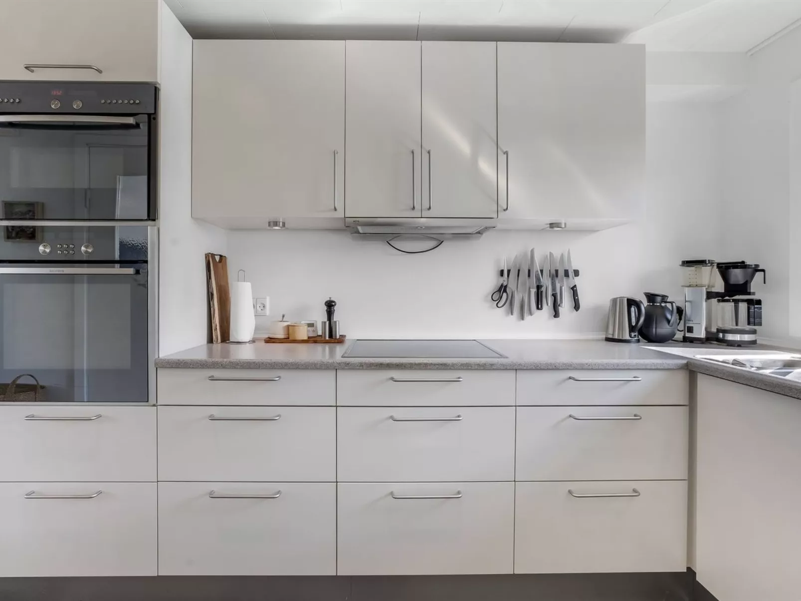 "Adia" - 500m from the sea-Binnen