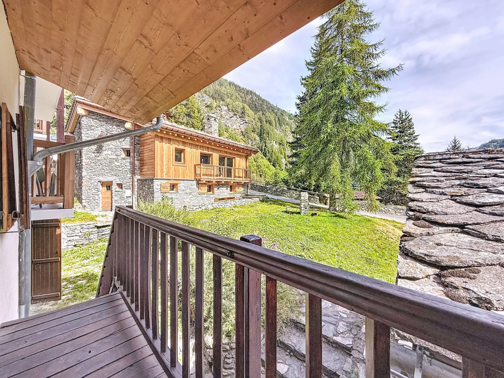 Chalet La Bergerie-Buiten