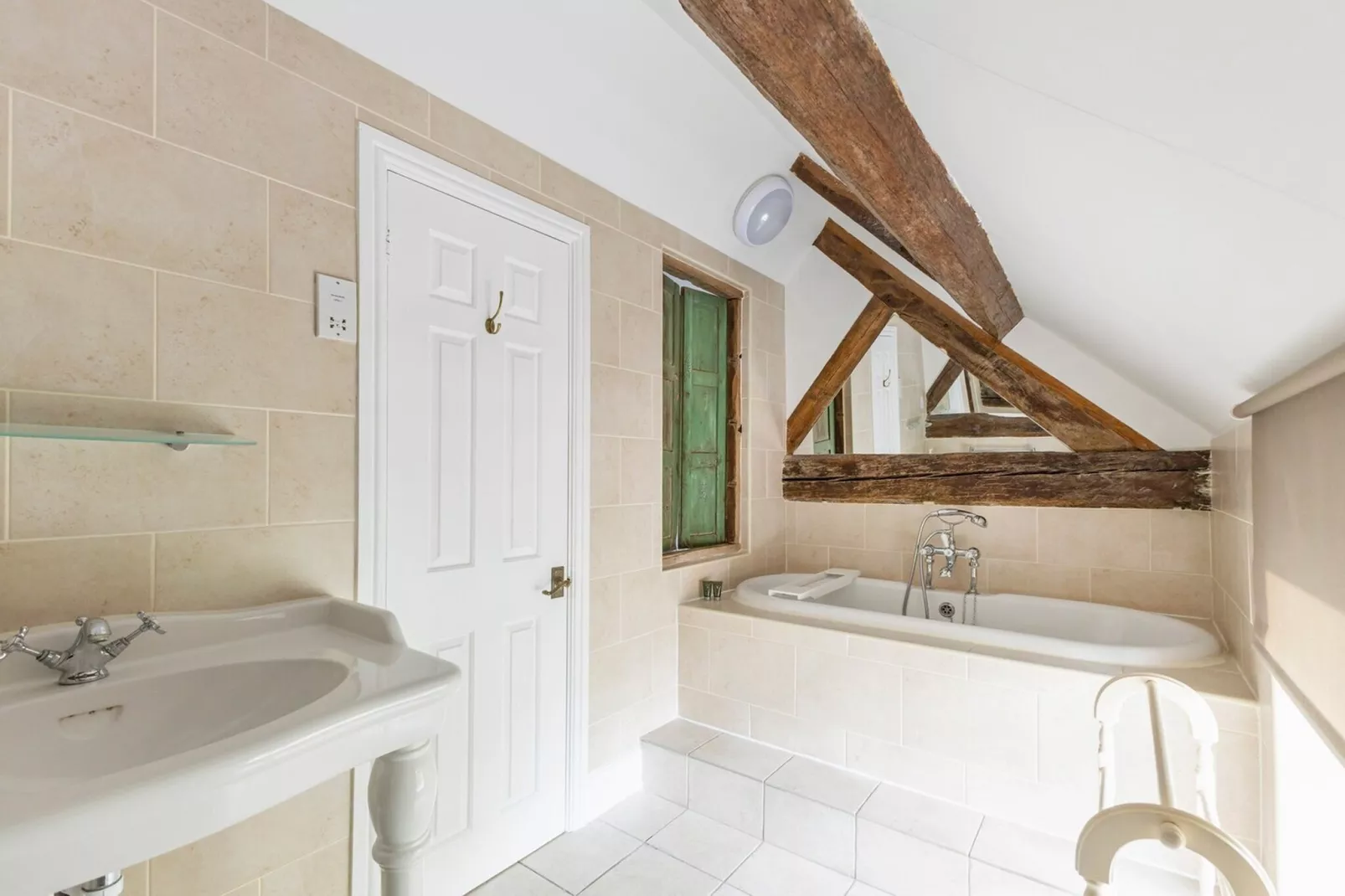 EN_DBY009_Standard Single Room - Shared-Badkamer