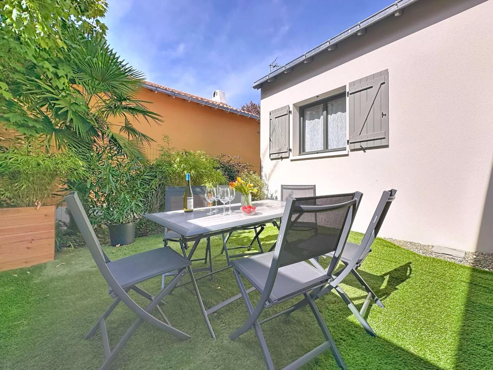 Les Musardises-Buiten