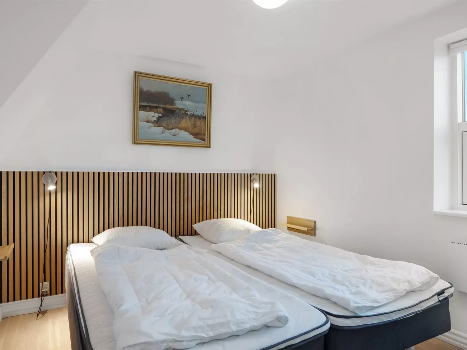 "Raika" - 25m to the fjord-Binnen