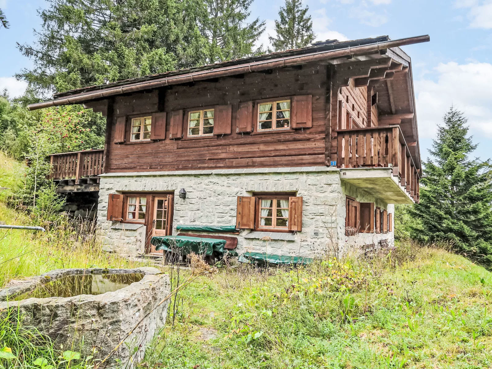 Rodas Soura 5-Buiten