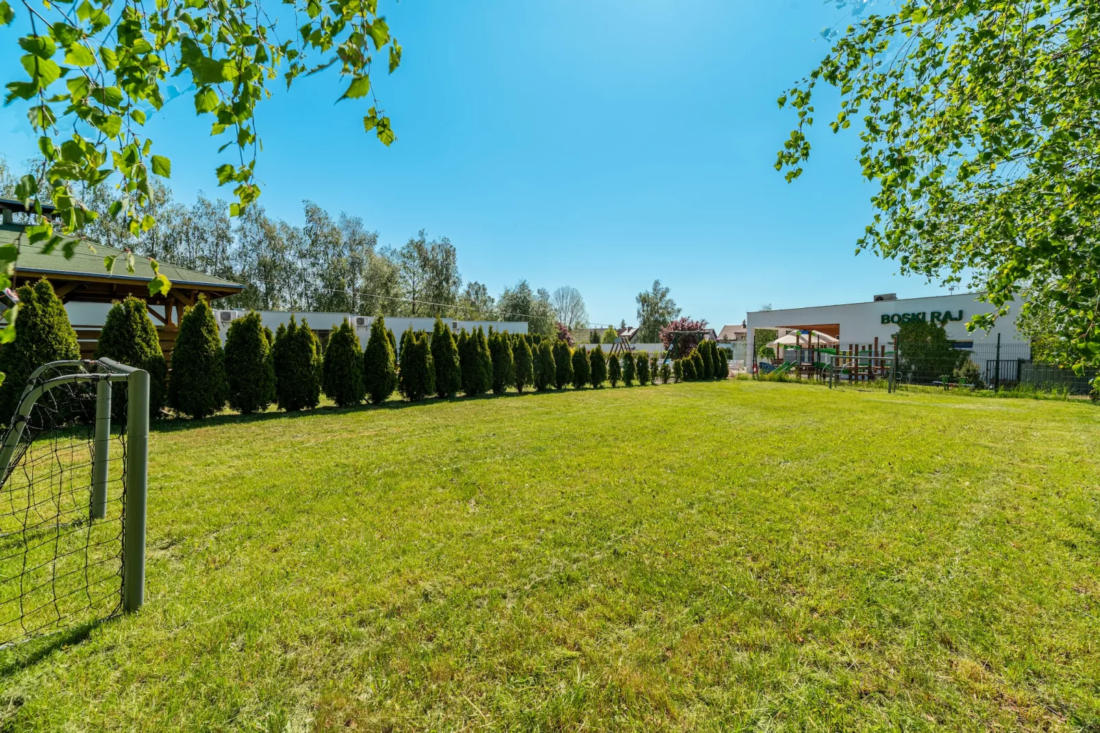 Domki wakacyjne z basenem Sianożąty-Tuinen zomer