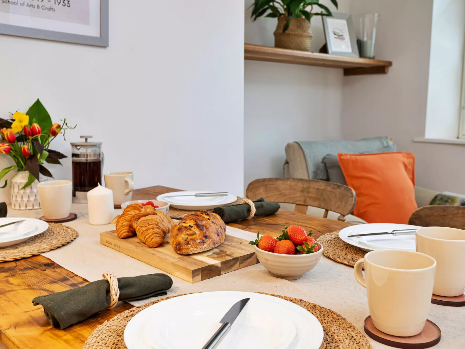 Courtyard Cottage-Binnen