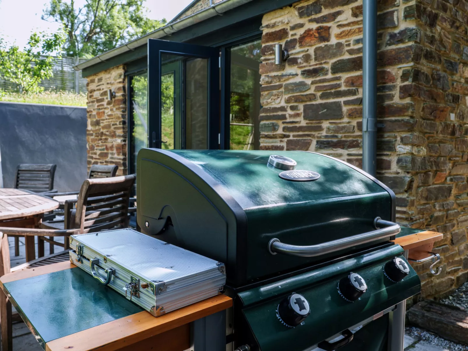 Wiggle Barn, Kingsand-Buiten